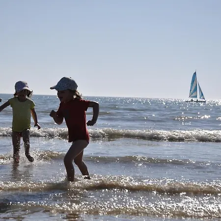 Appartement T2+ Avec Piscine Et Parking A - Fr-1-323-315 Saint-Jean-de-Monts