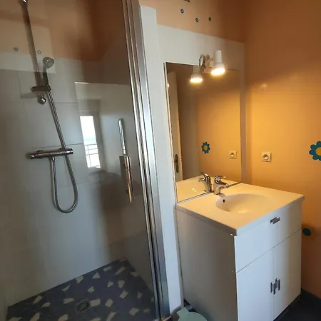 1 Chambre, Proche Plage, Parking, Ideal Pour 5 Pers. - Fr-1-323-302 Apartment