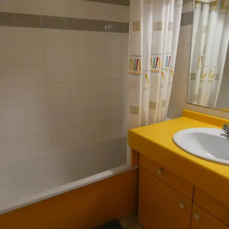 T2+ Avec Piscine Et Parking à - Fr-1-323-315 Apartamento