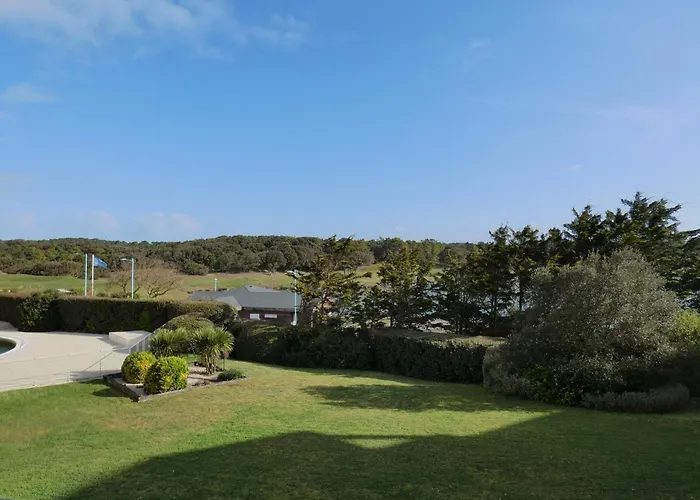 T2+ Avec Piscine Et Parking A - Fr-1-323-315 *